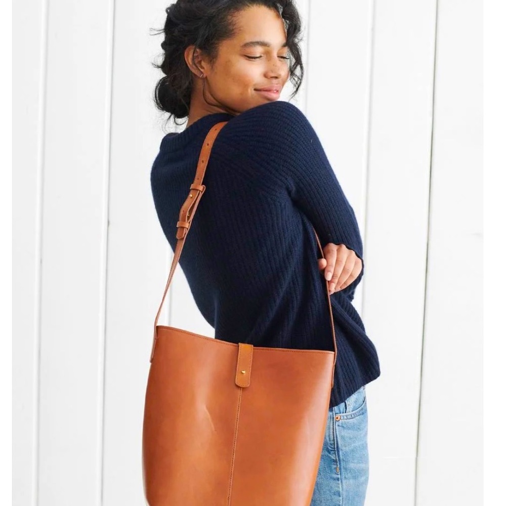 BNWT - JENNI KAYNE leather bucket bag - never been worn!